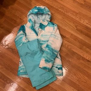Girls north face ski jacket & snow pants. Perfect condition